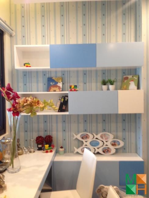 thi-cong-giay-dan-tuong-can-ho-mau-imperia-garden (1)